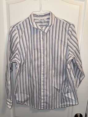Nine West Women’s White & Blue Striped Button-Up Shirt in Size XXL